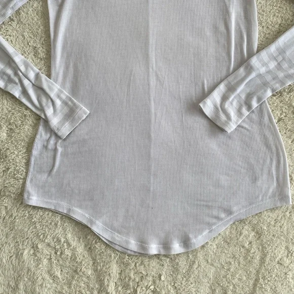 ❤️ Lululemon Long Sleeve White Stripe Shirt Size 6 - Picture 3 of 8